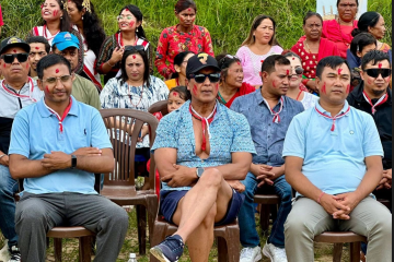 जब राजेश हमाल हिलाम्मे खेतमा होम्मिए (फाेटाेफिचर)